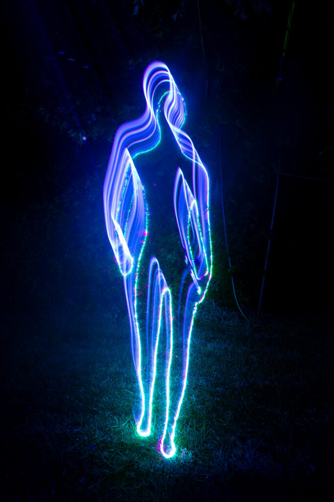 The encounter of water and light : first experimentation by Ctrl-Z
Photo by Niko Magnus