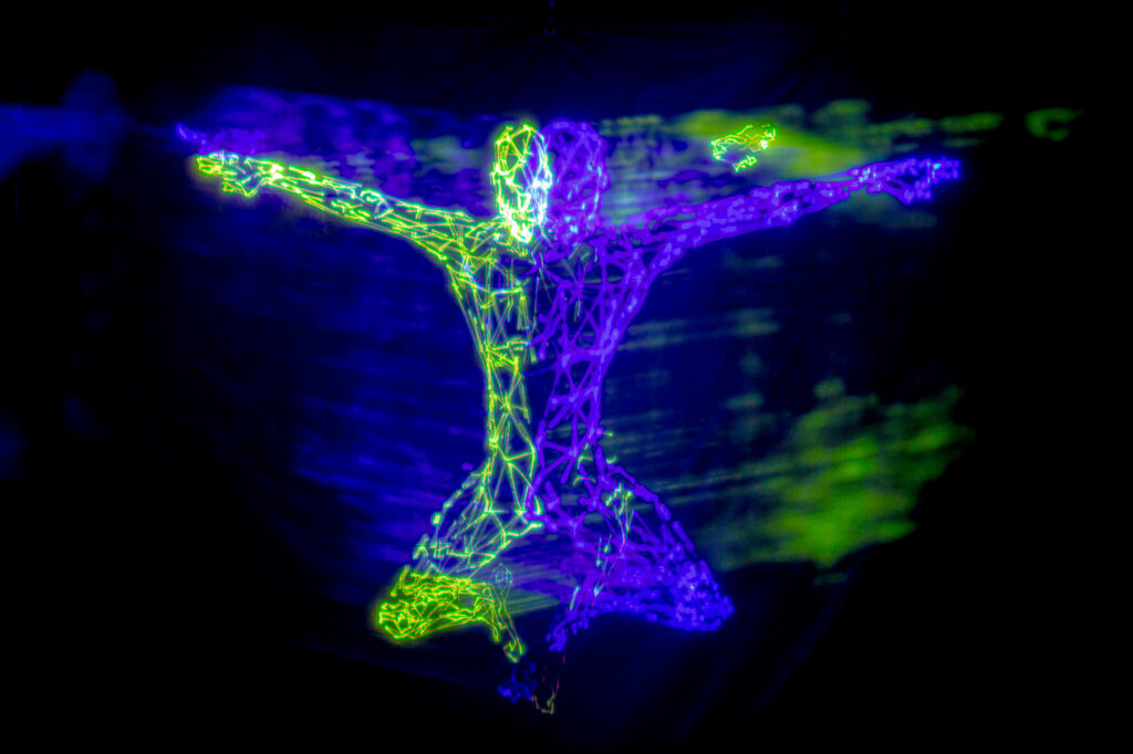 The encounter of water and light : first experimentation by Ctrl-Z
Photo by Niko Magnus