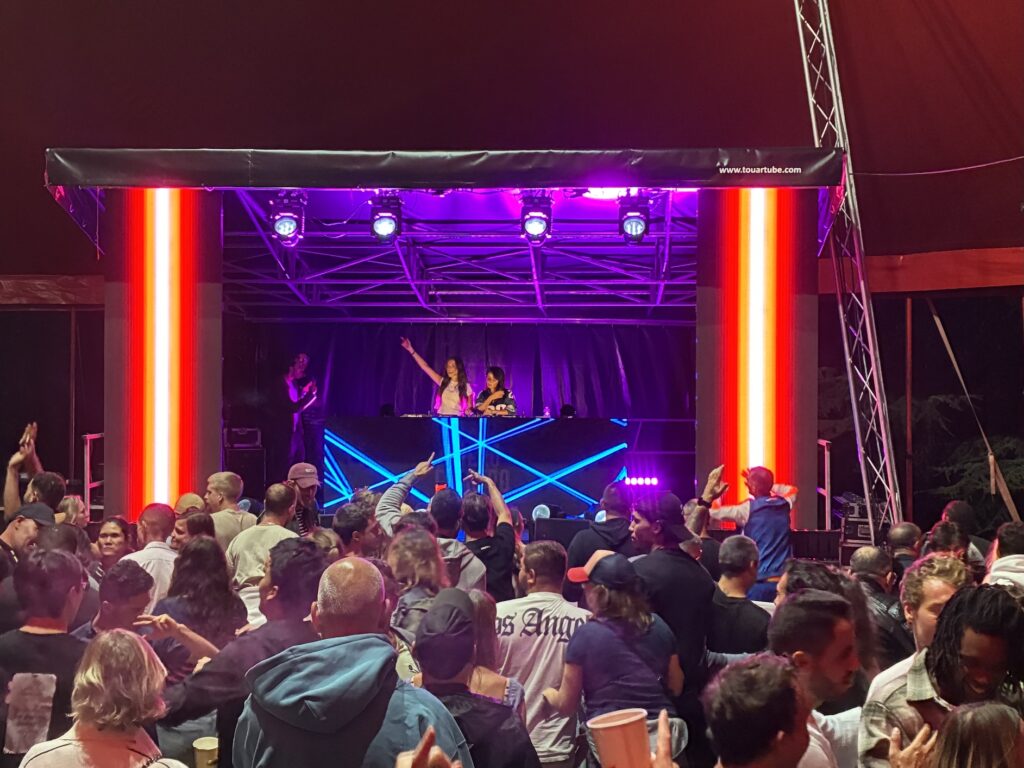 led screen and VDMX